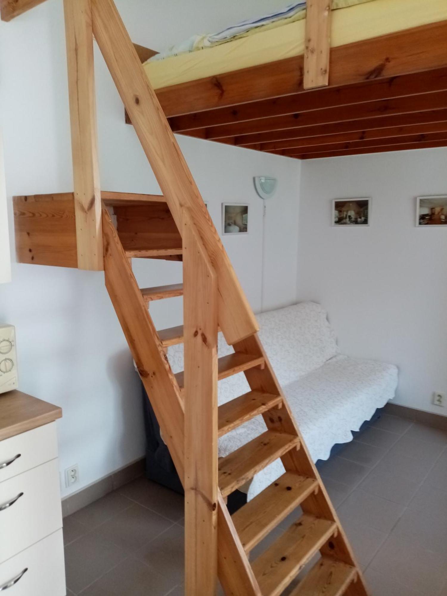 Studio Jindrichuv Hradec Luaran gambar