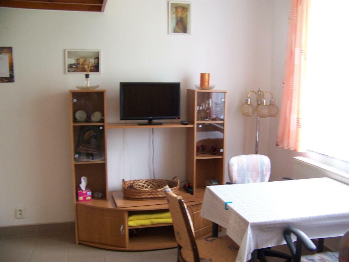 Studio Jindrichuv Hradec Luaran gambar